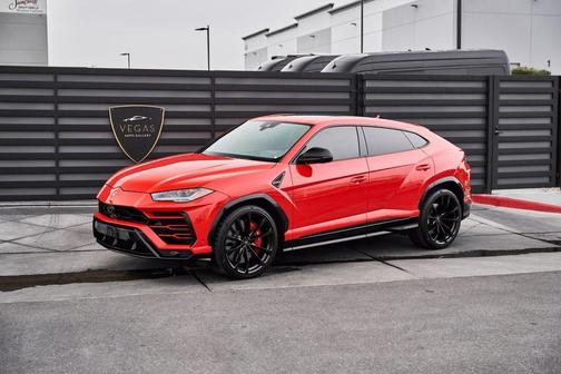 2021 Lamborghini Urus Graphite Capsule