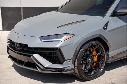2024 Lamborghini Urus Performante