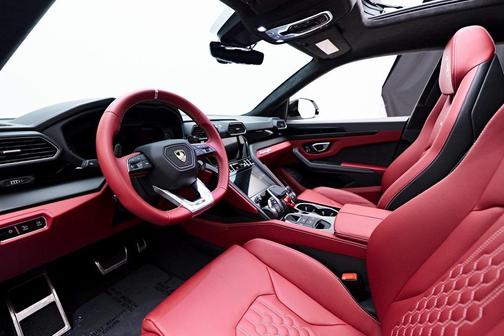 2024 Lamborghini Urus S