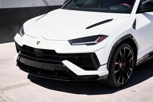 2024 Lamborghini Urus S