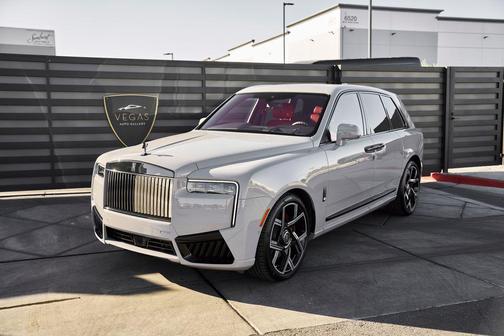 Tempest Gray 2025 Rolls-Royce Cullinan Black Badge