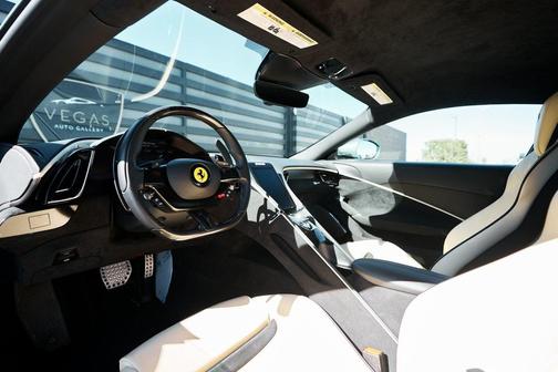 2022 Ferrari Roma Base