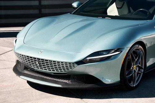 2022 Ferrari Roma Base