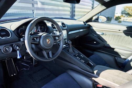 2024 Porsche 718 Cayman GT4 RS