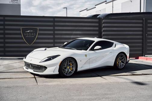 2019 Ferrari 812 Superfast Base