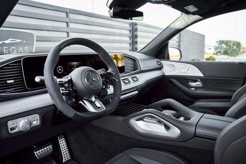 Obsidian Black Metallic 2025 Mercedes-Benz AMG GLS 63 Base