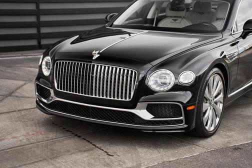 2022 Bentley Flying Spur V8
