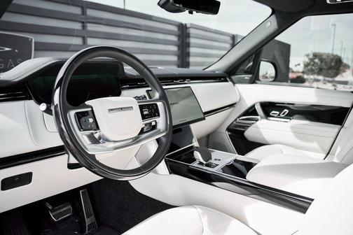 2024 Land Rover Range Rover P530 SE