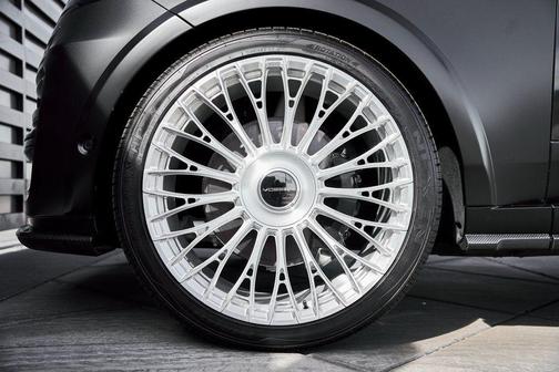 Santorini Black Metallic 2024 Land Rover Range Rover P530 SE