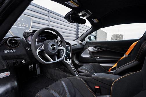 2024 McLaren 750S Coupe