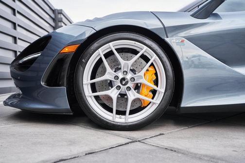 2024 McLaren 750S Coupe