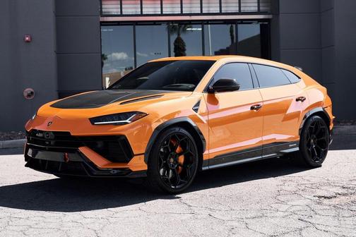2023 Lamborghini Urus Performante