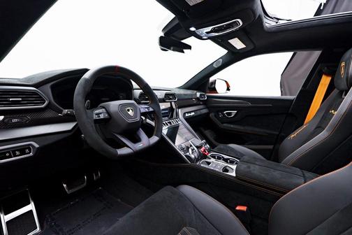 2023 Lamborghini Urus Performante