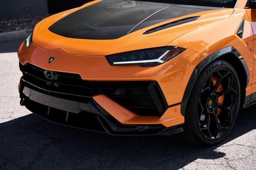 2023 Lamborghini Urus Performante