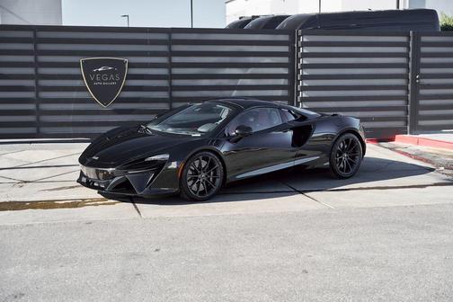 2025 McLaren Artura Performance