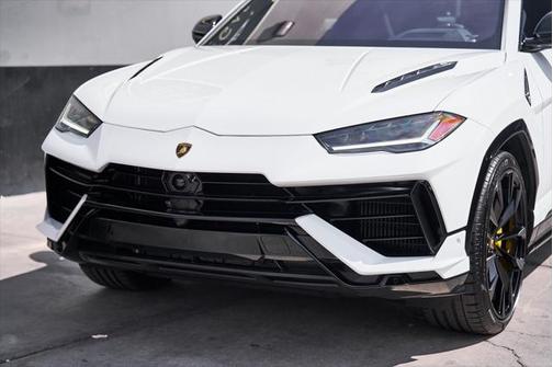 2024 Lamborghini Urus S