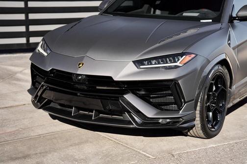 2023 Lamborghini Urus Performante