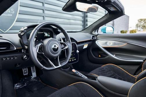 2025 McLaren Artura Performance