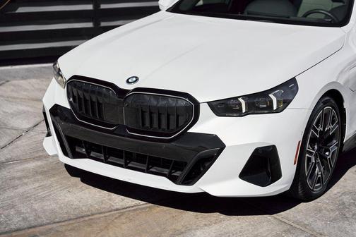 2026 BMW 550e xDrive