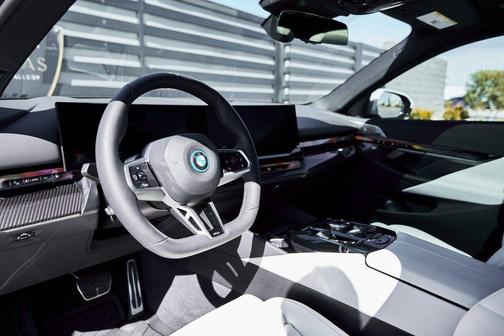 2026 BMW 550e xDrive