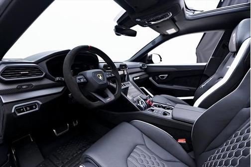 2024 Lamborghini Urus Performante