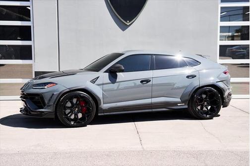 2024 Lamborghini Urus Performante