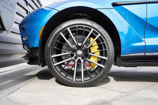 2023 Aston Martin DBX 707