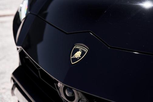 2022 Lamborghini Urus Graphite Capsule