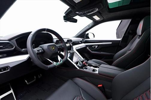 2022 Lamborghini Urus Graphite Capsule