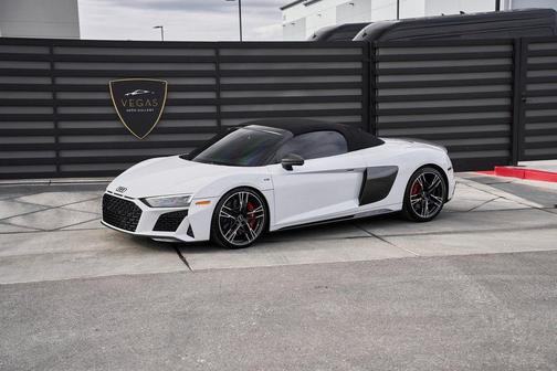 Suzuka Gray Metallic 2021 Audi R8 V10 performance quattro S tronic