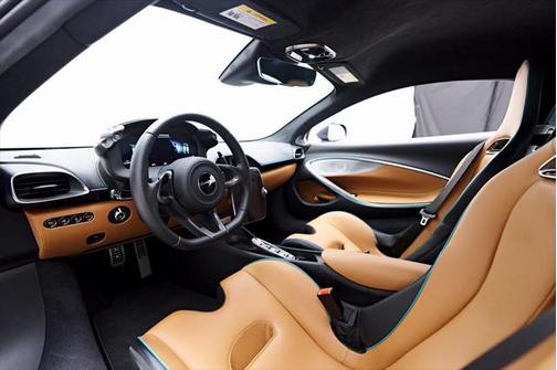 2023 McLaren Artura Performance