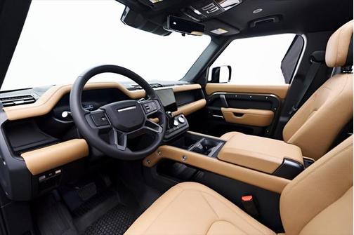 2025 Land Rover Defender 130 P400 X-Dynamic SE