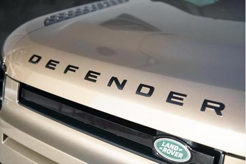 2025 Land Rover Defender 130 P400 X-Dynamic SE