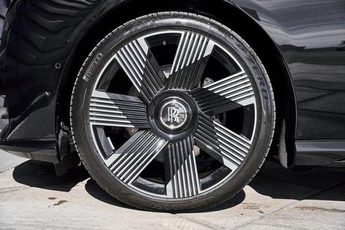 2025 Rolls-Royce Spectre 