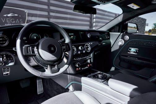 Black Diamond 2025 Rolls-Royce Spectre Base