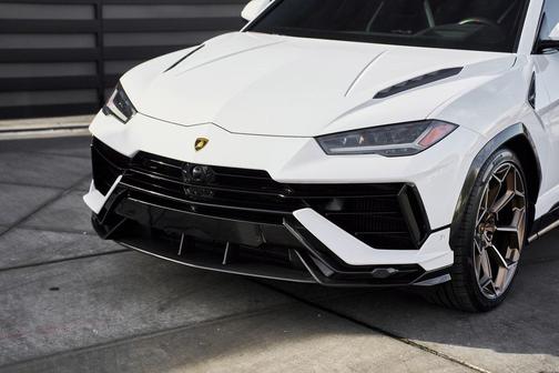 2024 Lamborghini Urus Performante