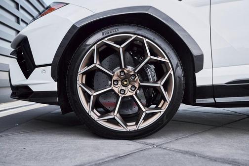 2024 Lamborghini Urus Performante