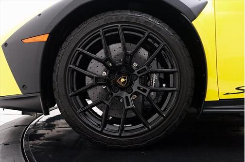 2023 Lamborghini Huracan Sterrato Base