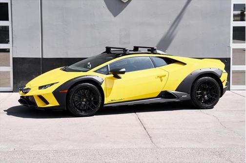 2023 Lamborghini Huracan Sterrato Base