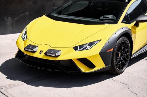 2023 Lamborghini Huracan Sterrato Base