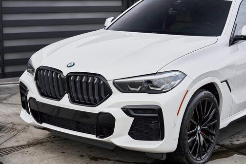 Mineral White Metallic 2023 BMW X6 xDrive40i