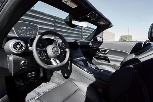 2025 Mercedes-Benz AMG SL 63 Base