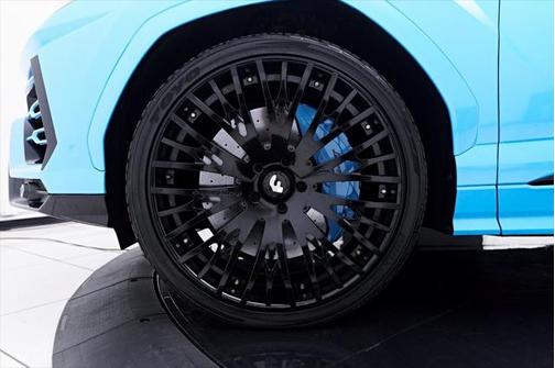 2021 Lamborghini Urus Graphite Capsule