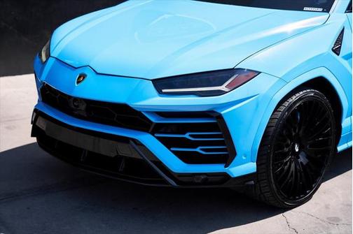 2021 Lamborghini Urus Graphite Capsule