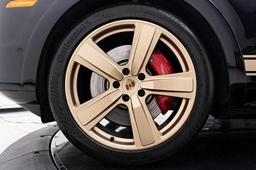 2025 Porsche Cayenne GTS