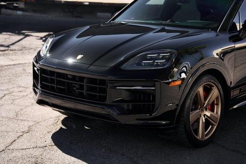 2025 Porsche Cayenne GTS