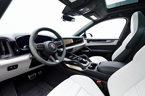 2025 Porsche Cayenne GTS