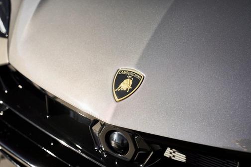 2025 Lamborghini Urus SE