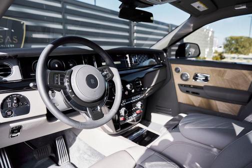 Anthracite (Satin Black Wrap) 2025 Rolls-Royce Phantom