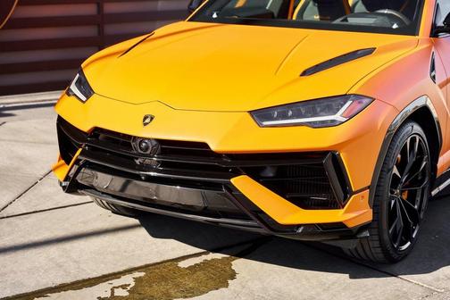 2024 Lamborghini Urus S